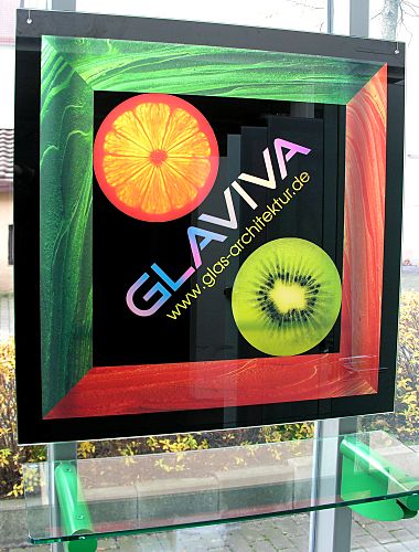 GLAVIVA ® GLAS-BEDRUCKUNG • Fotos - Ideen - Anregungen - Bilder - Beispiele als Design-Vorlagen zum Digitaldruck auf Glas • Fotodruck auf Glas von GLAVIVA ® Glas-Paravent mit Firmenlogo