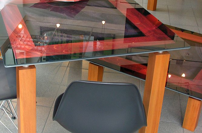 GLAVIVA • ARCHITECTURAL GLASS made in Germany • Exhibition of digital art prints on glass by Glaviva (safety glass and laminated glass) • Elegant furniture made of glass in your home or office e.g. as a dining table - coffee table - conference table